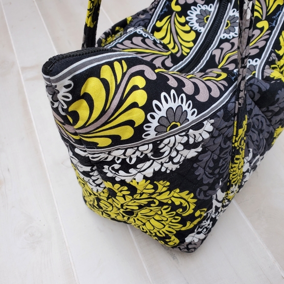 VERA BRADLEY retired pattern overnight/travel bag set - Picture 3 of 8